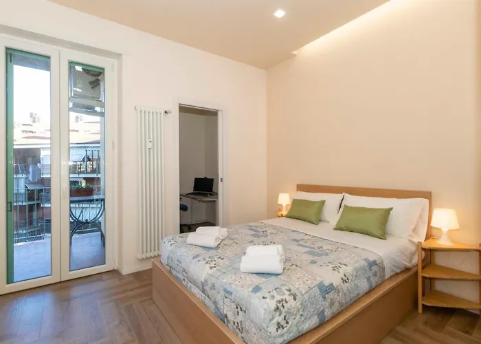 Guesthost - Borgo San Paolo Lovely Flat X4 아파트